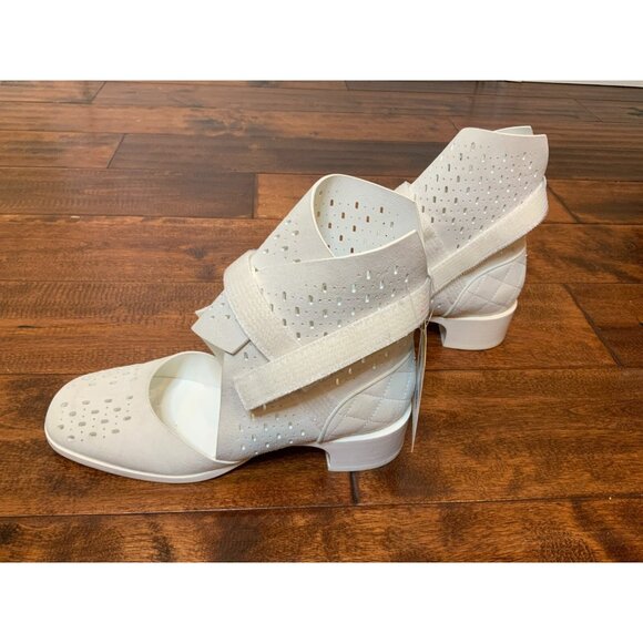 CHANEL Ivory 2017 Perforated Suede Coco Mark Quilted Ankle Boots Size 8 / 38 - Picture 4 of 10